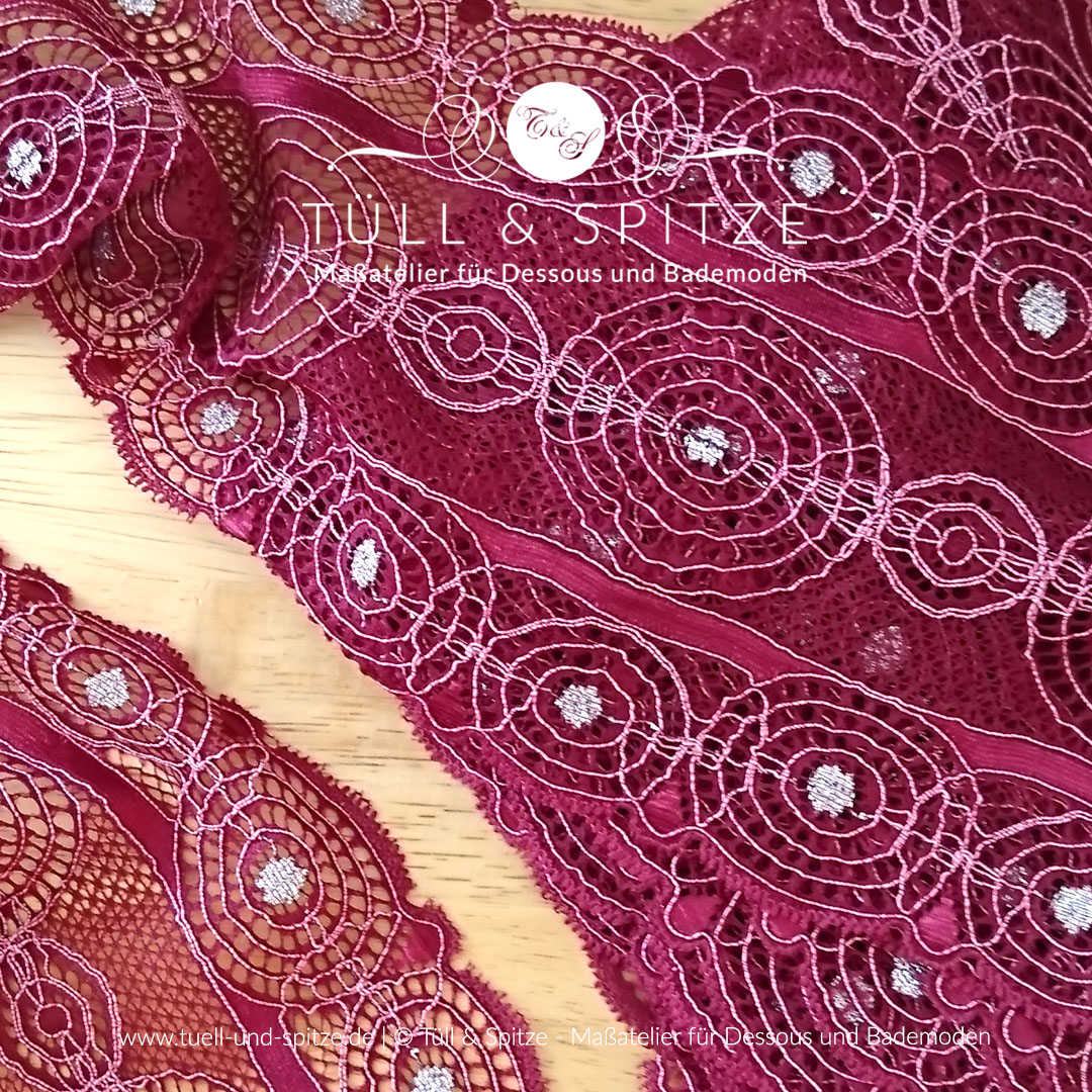 Spitze fuchsia