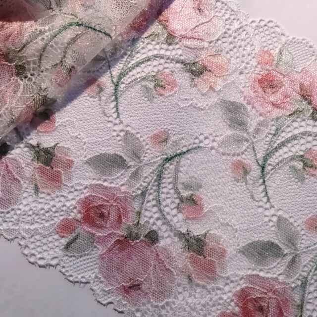 Schon gesehen? Eure Lieblingsspitze ist wieder im Shop erhältlich! 😀
🧵ideal zur Herstellung von Dessous
🧵Breite: 17 cm
🧵Eigenschaften: elastisch | beidseitige Bogenkante
#elastischespitze #spitze #lace #dentelle #dessousnähen #diylingerie #dessousnähkurse #dessous #lingerie #underwear #unterwäschenähen #tüllundspitzewiesbaden