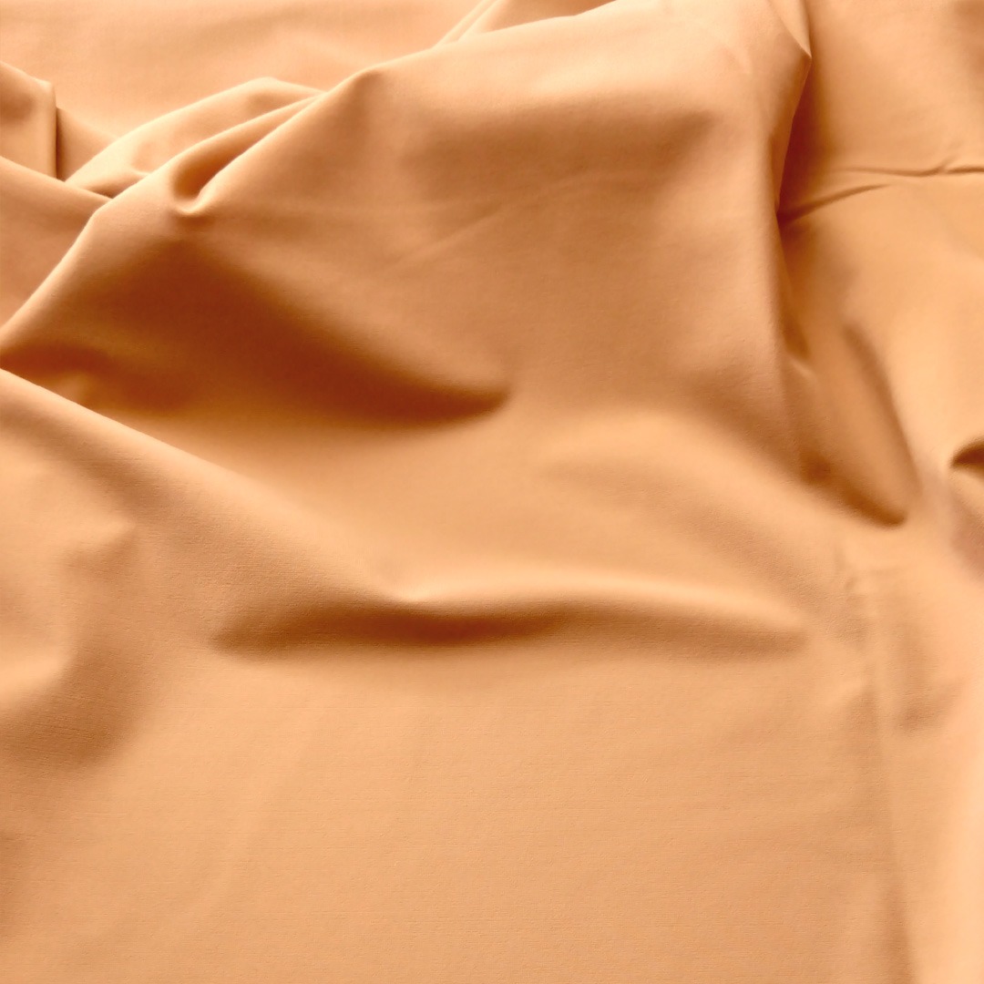 Mikrofaser in Nude / Goldbraun, glänzend