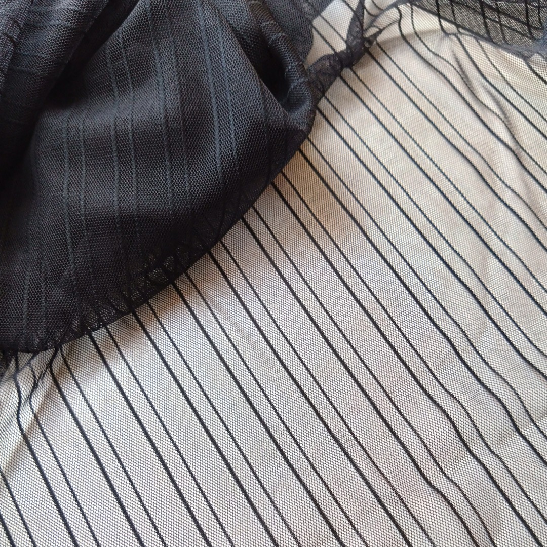 Wäschetüll in Schwarz mit Streifen