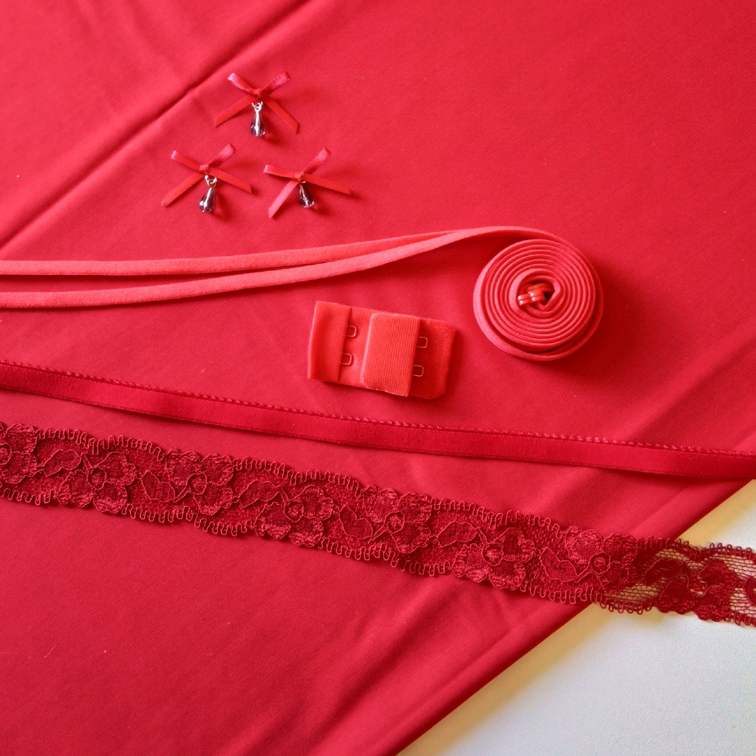 Materialpaket für Dessousset in Rot | Nähset mit Stoff, Spitze & Kurzwaren